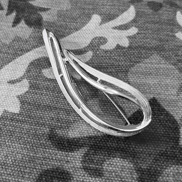 Vintage brooch 🖤 - Picture 1 of 6